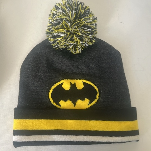 Batman Bundle -Hat, Slippers and Action Figure - Picture 2 of 11
